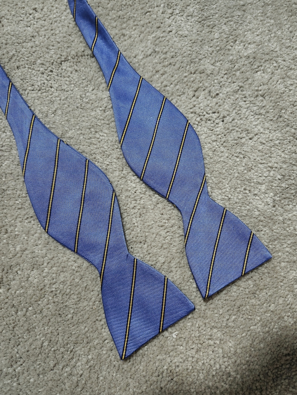 W.H.Belk 100% Silk Woven Adjustable Self Bow Tie